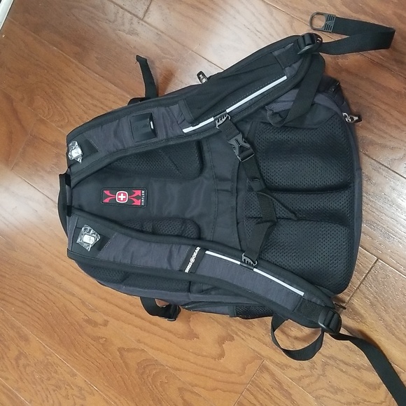 NEW! SWISSGEAR Scan Smart TSA Laptop and USB Power Plug 18.5" Backpack - NWOT - Picture 12 of 16